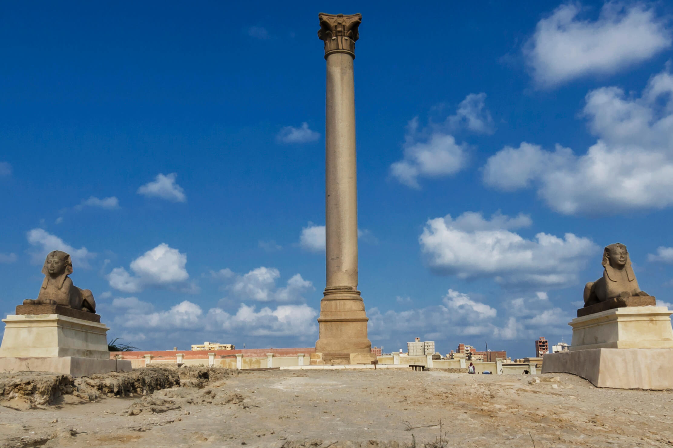 Pompeys-Pillar-in-Alexandriaa-Egypt-Light-Tours-3