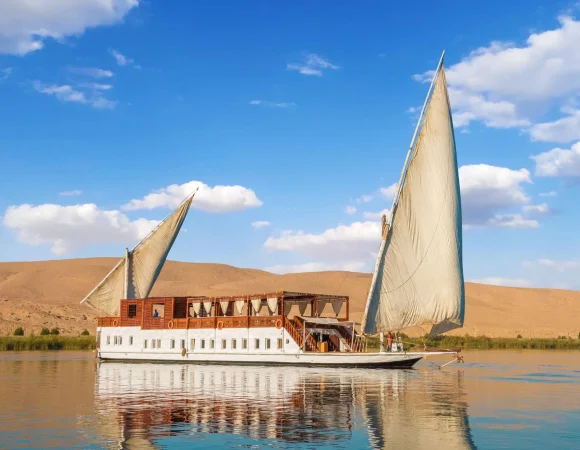 El Hanim: luxury Dahabiya adventure